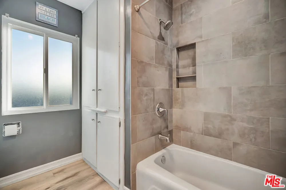 20241 Baltar Street Winnetka, CA 91306