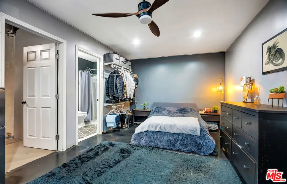 20241 Baltar Street Winnetka, CA 91306