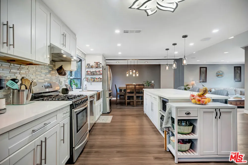 20241 Baltar Street Winnetka, CA 91306