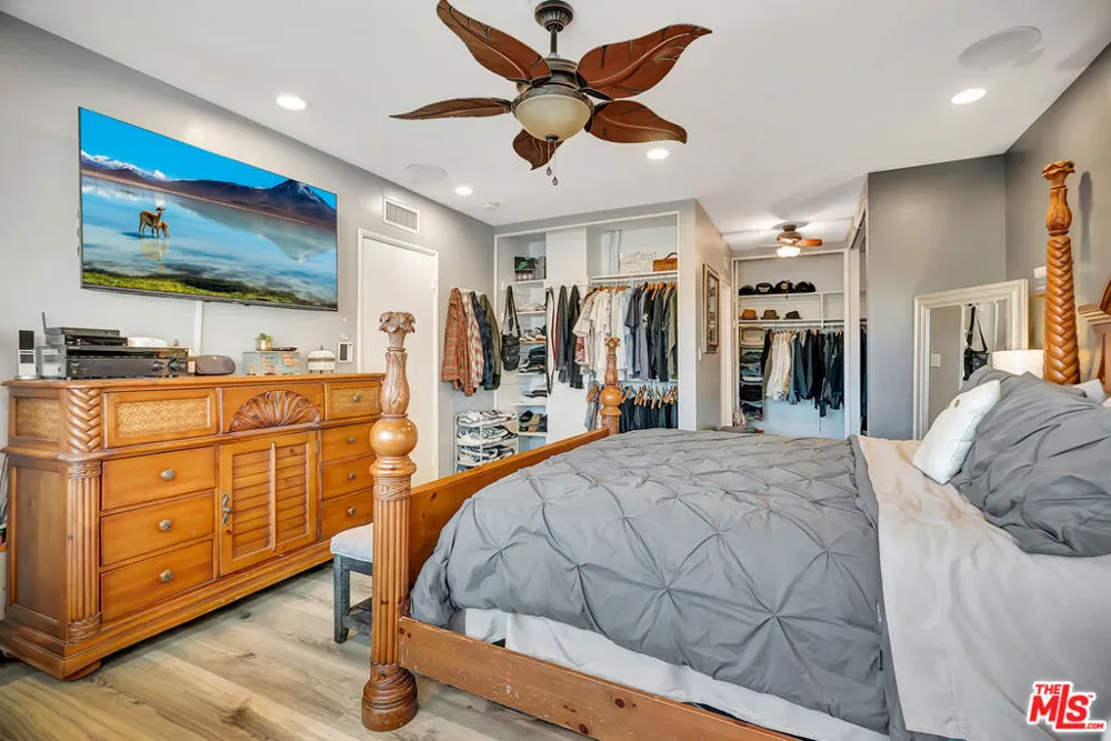 20241 Baltar Street Winnetka, CA 91306