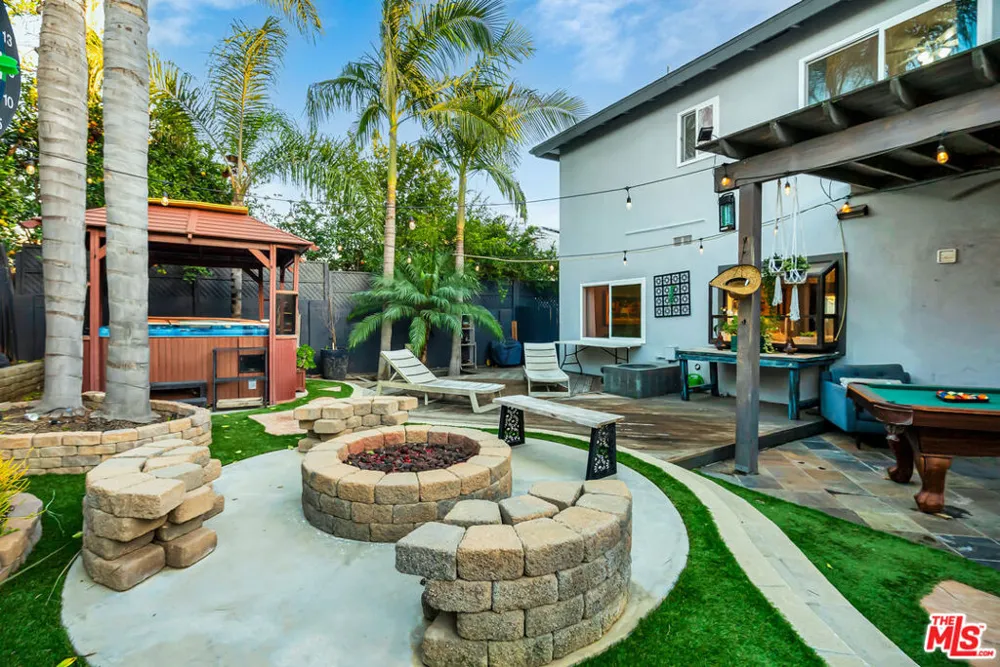 20241 Baltar Street Winnetka, CA 91306