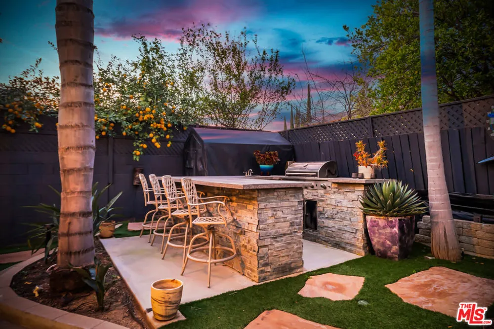 20241 Baltar Street Winnetka, CA 91306