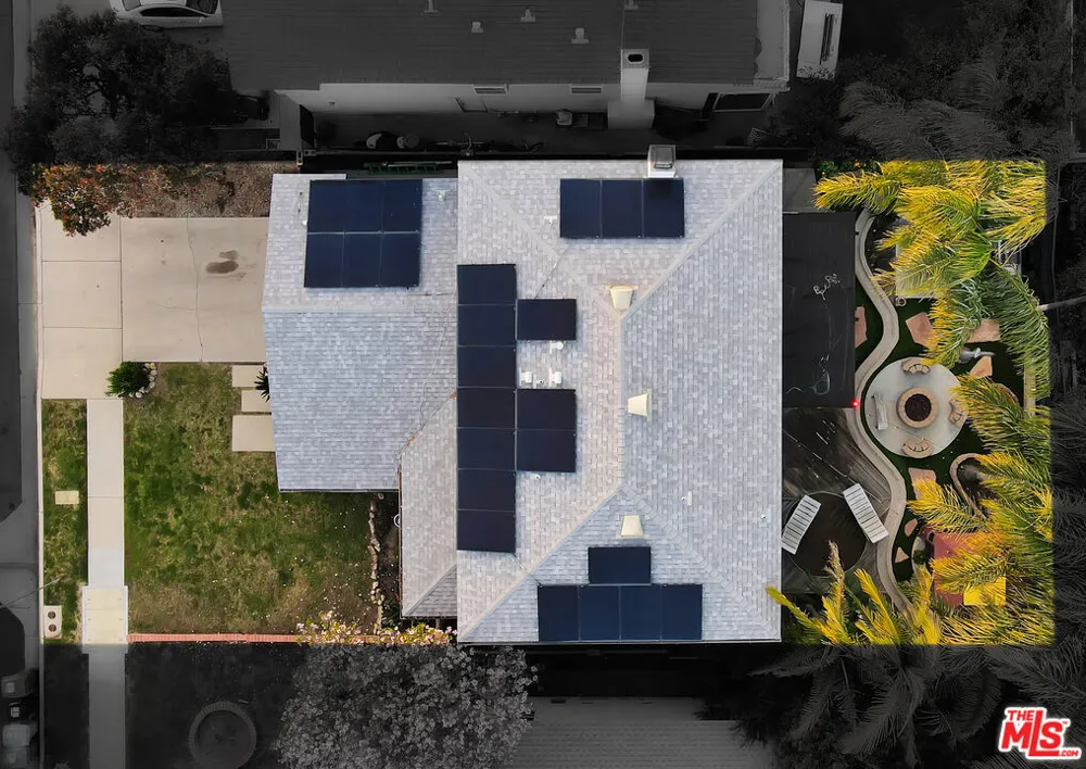 20241 Baltar Street Winnetka, CA 91306