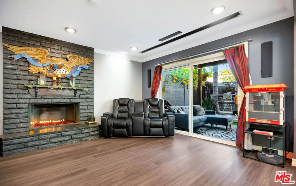 20241 Baltar Street Winnetka, CA 91306