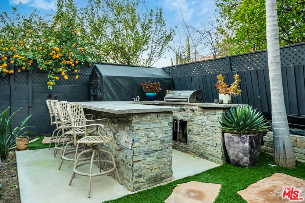 20241 Baltar Street Winnetka, CA 91306