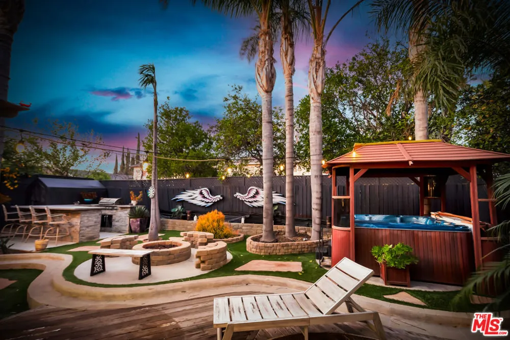 20241 Baltar Street Winnetka, CA 91306