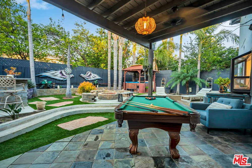 20241 Baltar Street Winnetka, CA 91306
