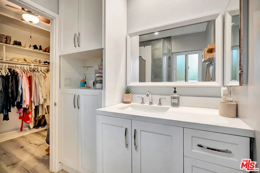 20241 Baltar Street Winnetka, CA 91306