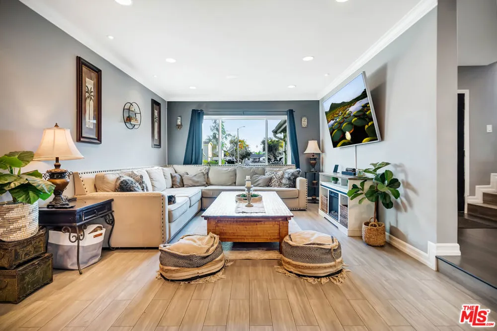 20241 Baltar Street Winnetka, CA 91306