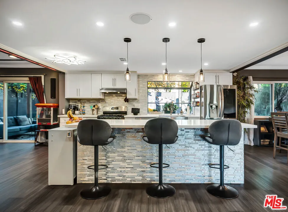 20241 Baltar Street Winnetka, CA 91306