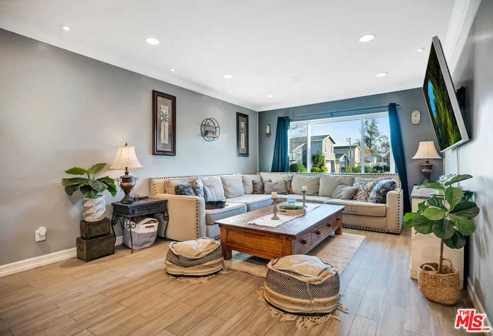 20241 Baltar Street Winnetka, CA 91306