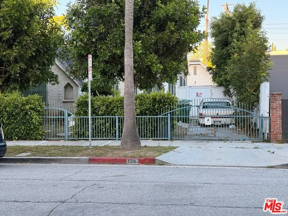 128 Carson Road Beverly Hills, CA 90211