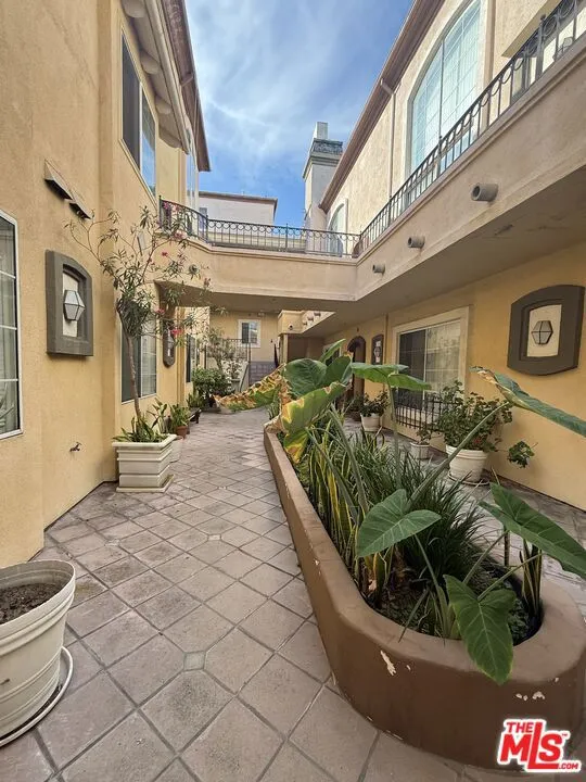 7033 La Tijera Boulevard #G101 Los Angeles, CA 90045