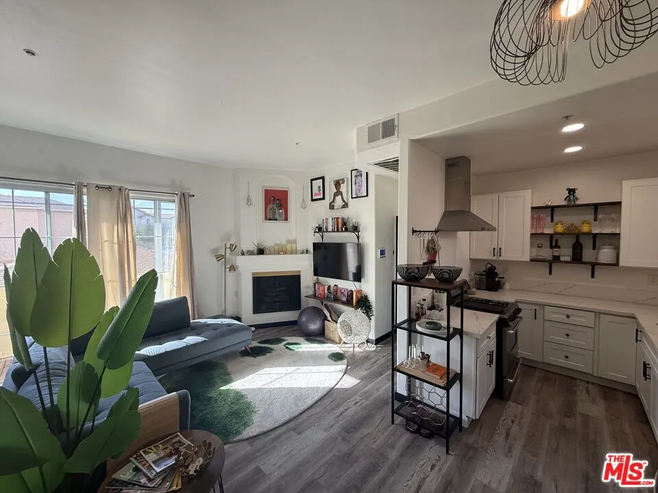 7033 La Tijera Boulevard #G101 Los Angeles, CA 90045