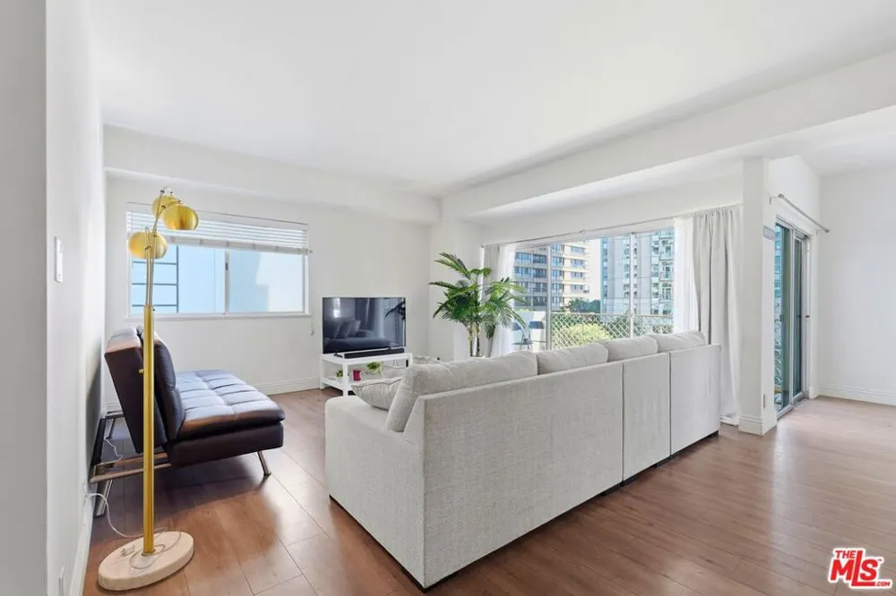 10787 Wilshire Boulevard #402 Los Angeles, CA 90024