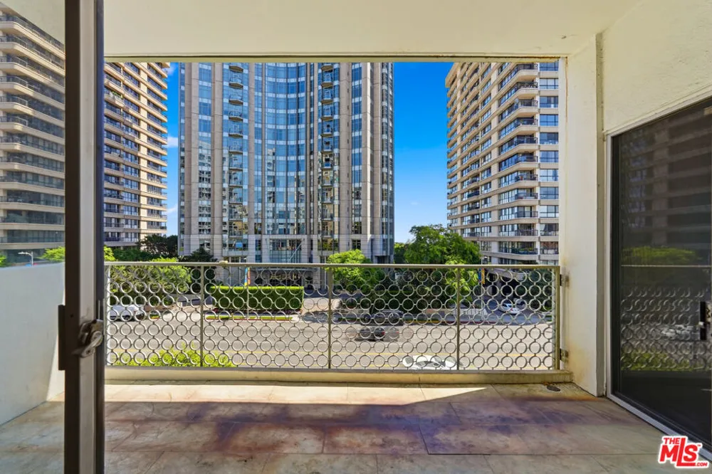10787 Wilshire Boulevard #402 Los Angeles, CA 90024