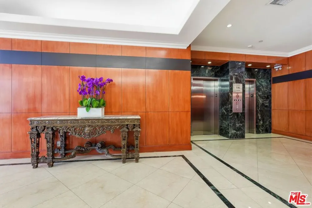 10787 Wilshire Boulevard #402 Los Angeles, CA 90024