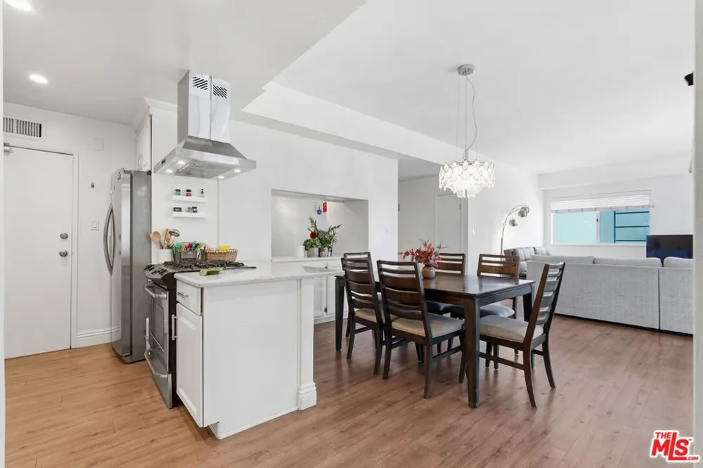 10787 Wilshire Boulevard #402 Los Angeles, CA 90024