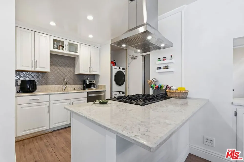 10787 Wilshire Boulevard #402 Los Angeles, CA 90024