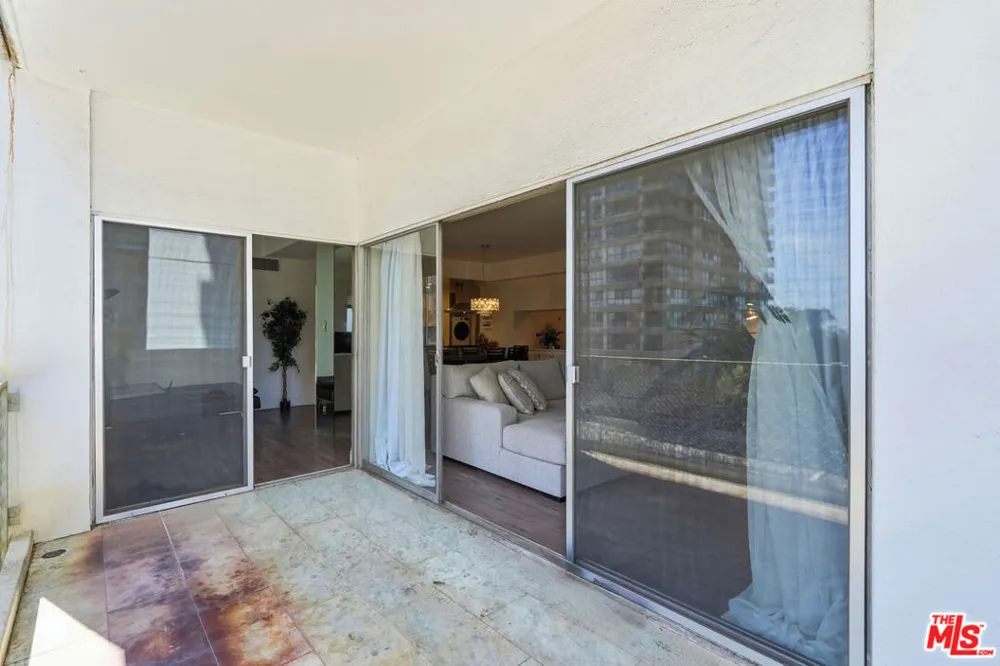 10787 Wilshire Boulevard #402 Los Angeles, CA 90024