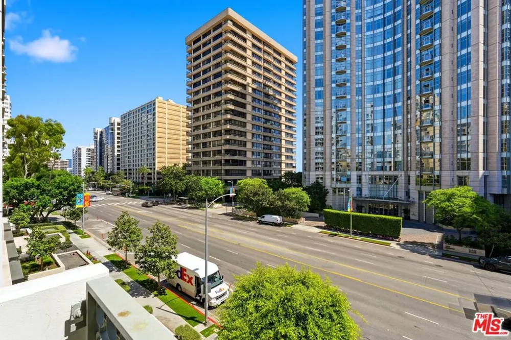 10787 Wilshire Boulevard #402 Los Angeles, CA 90024
