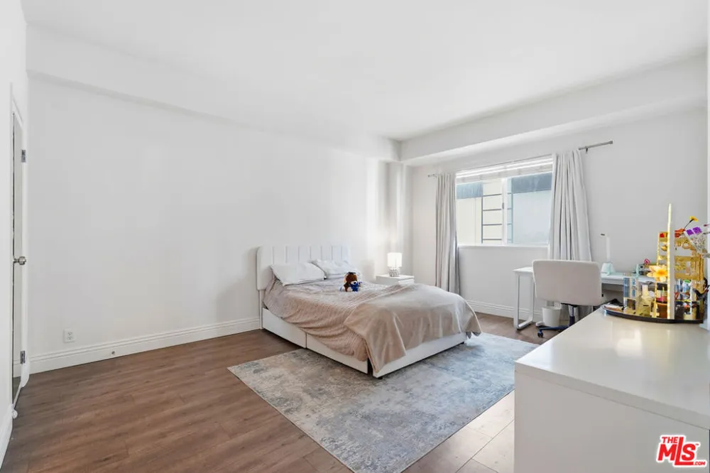 10787 Wilshire Boulevard #402 Los Angeles, CA 90024