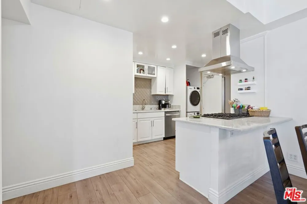 10787 Wilshire Boulevard #402 Los Angeles, CA 90024