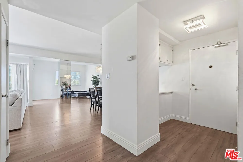 10787 Wilshire Boulevard #402 Los Angeles, CA 90024