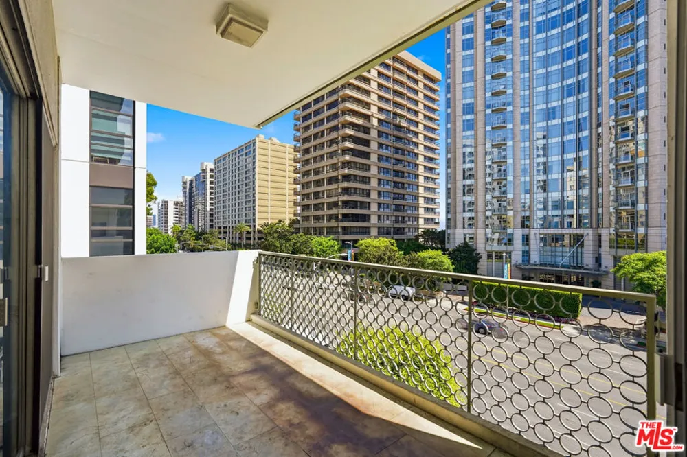 10787 Wilshire Boulevard #402 Los Angeles, CA 90024