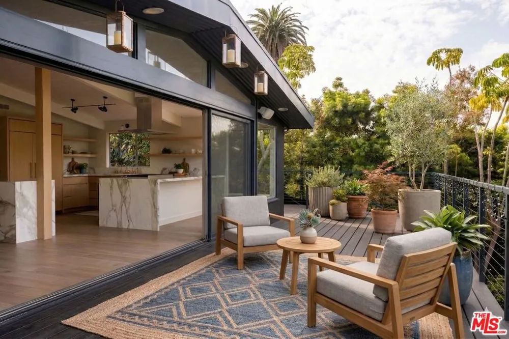 295 Mabery Road Santa Monica, CA 90402
