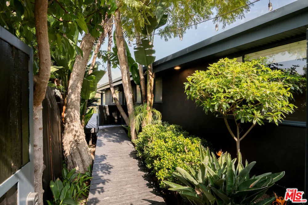 295 Mabery Road Santa Monica, CA 90402