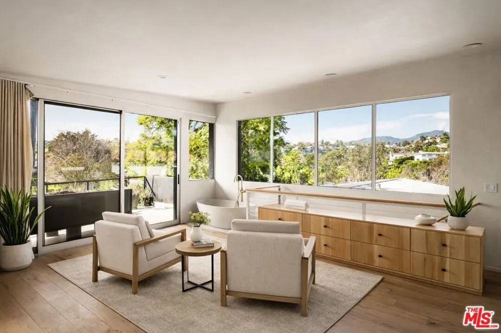 295 Mabery Road Santa Monica, CA 90402