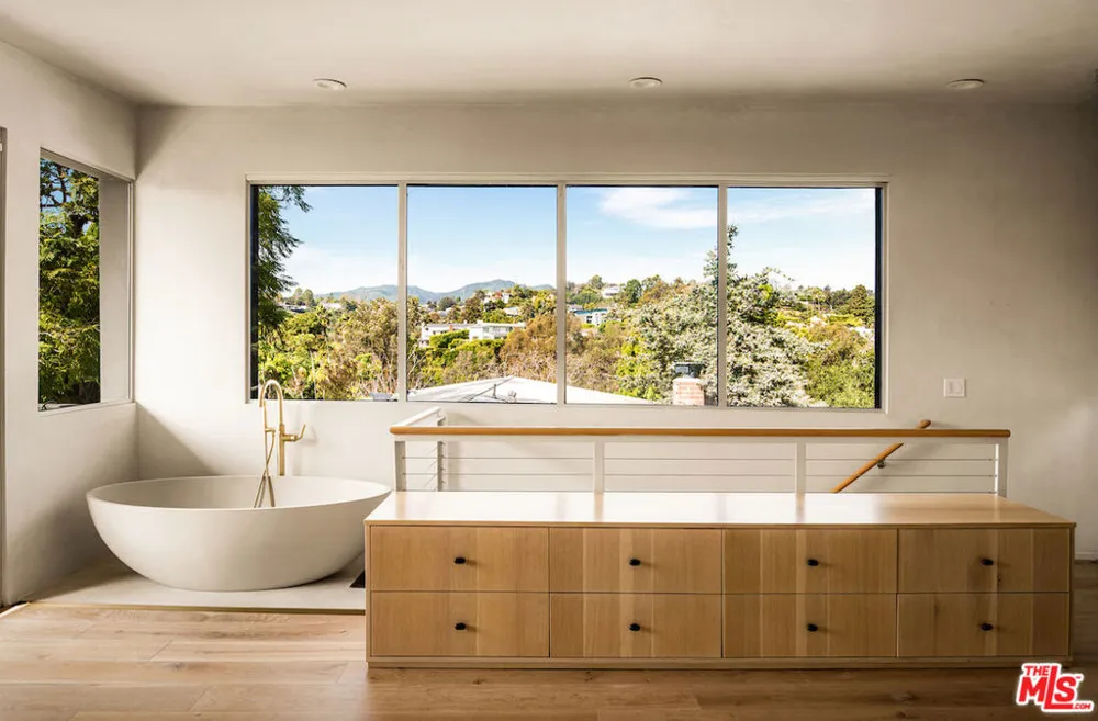 295 Mabery Road Santa Monica, CA 90402