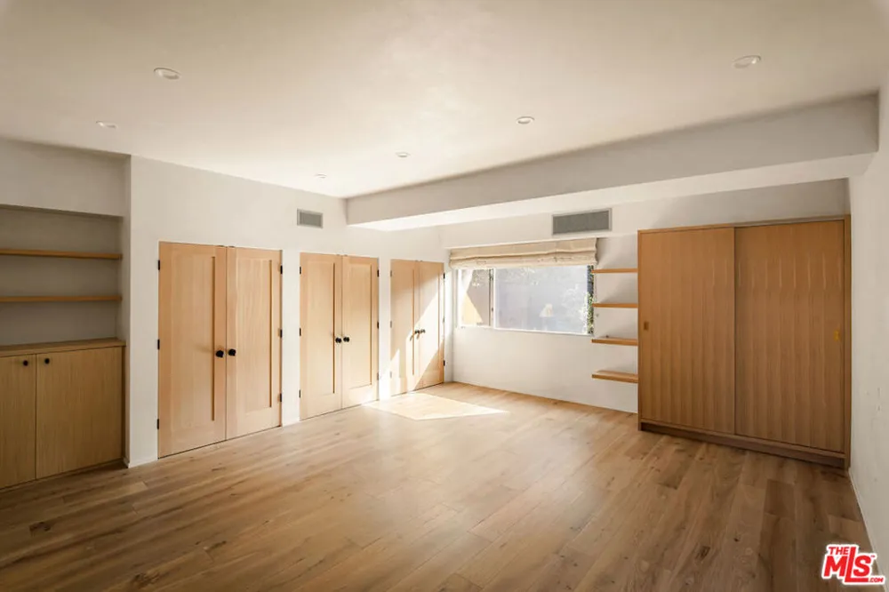 295 Mabery Road Santa Monica, CA 90402