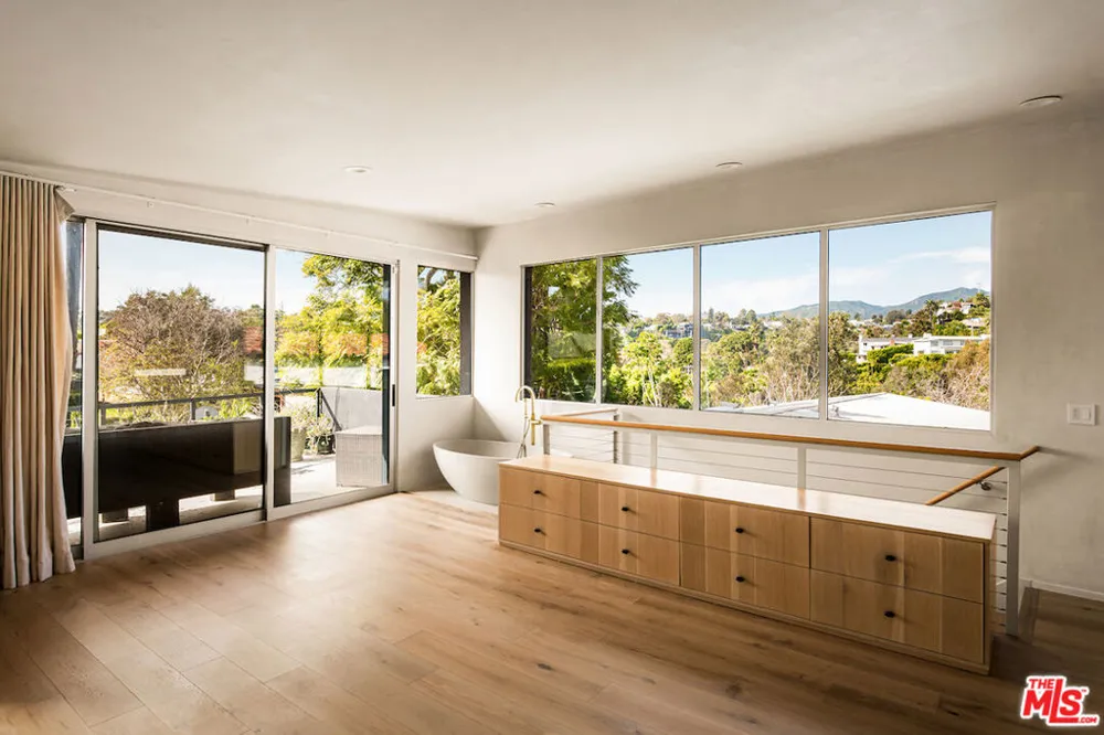 295 Mabery Road Santa Monica, CA 90402
