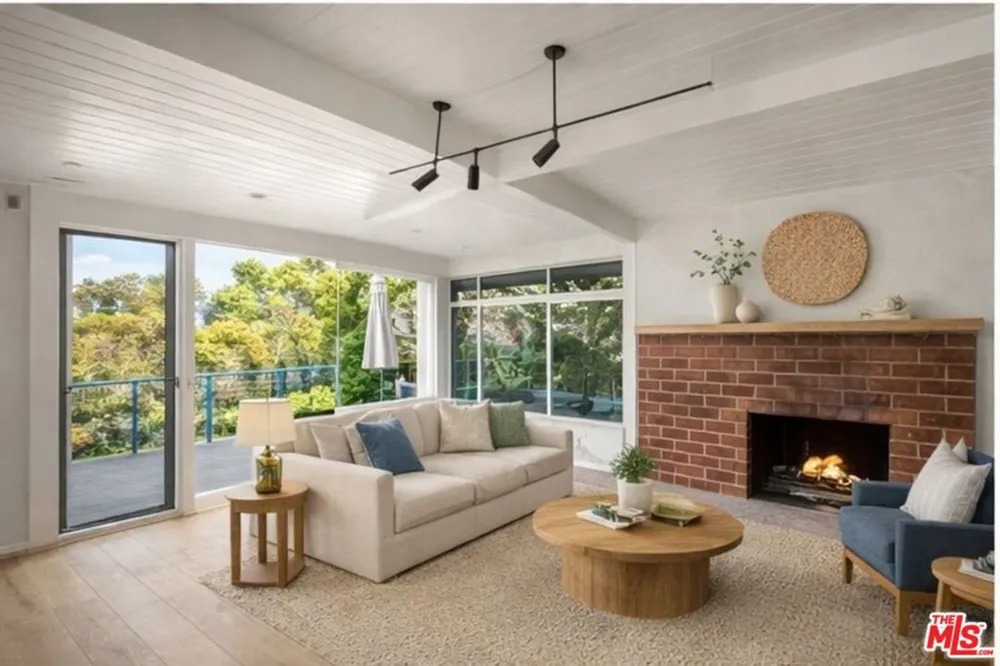 295 Mabery Road Santa Monica, CA 90402