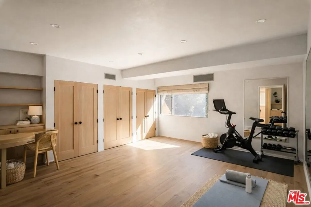 295 Mabery Road Santa Monica, CA 90402