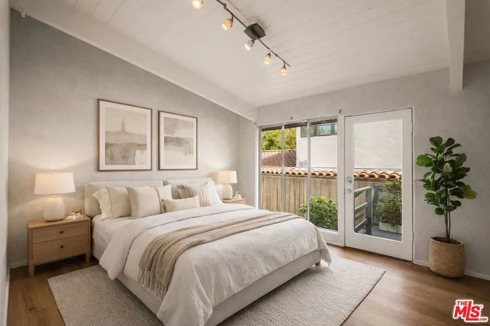 295 Mabery Road Santa Monica, CA 90402