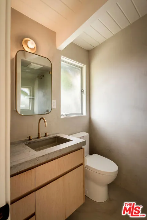 295 Mabery Road Santa Monica, CA 90402