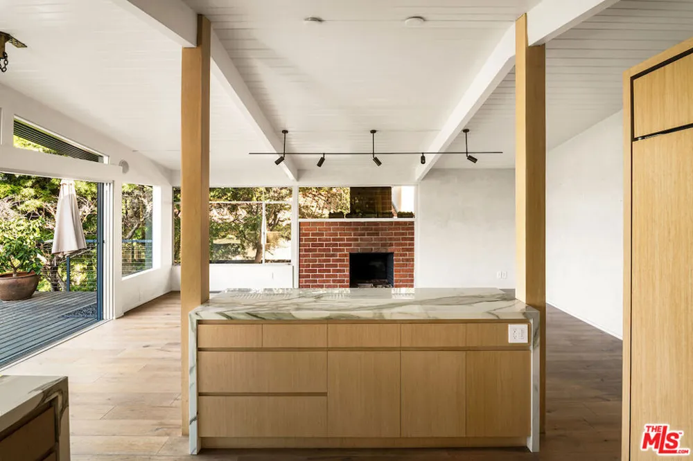 295 Mabery Road Santa Monica, CA 90402