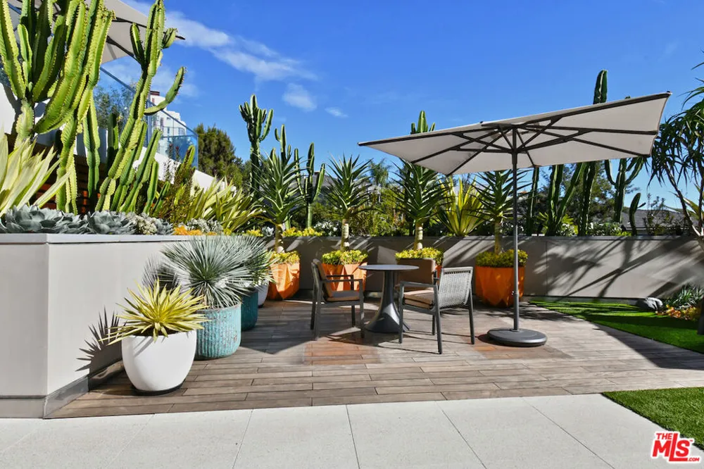 8420 Sunset Boulevard #403 West Hollywood, CA 90069
