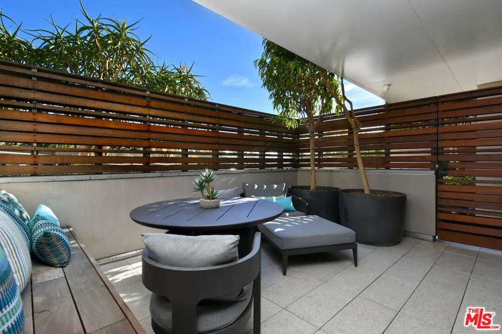 8420 Sunset Boulevard #403 West Hollywood, CA 90069