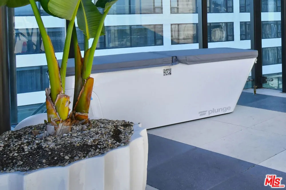 8420 Sunset Boulevard #403 West Hollywood, CA 90069