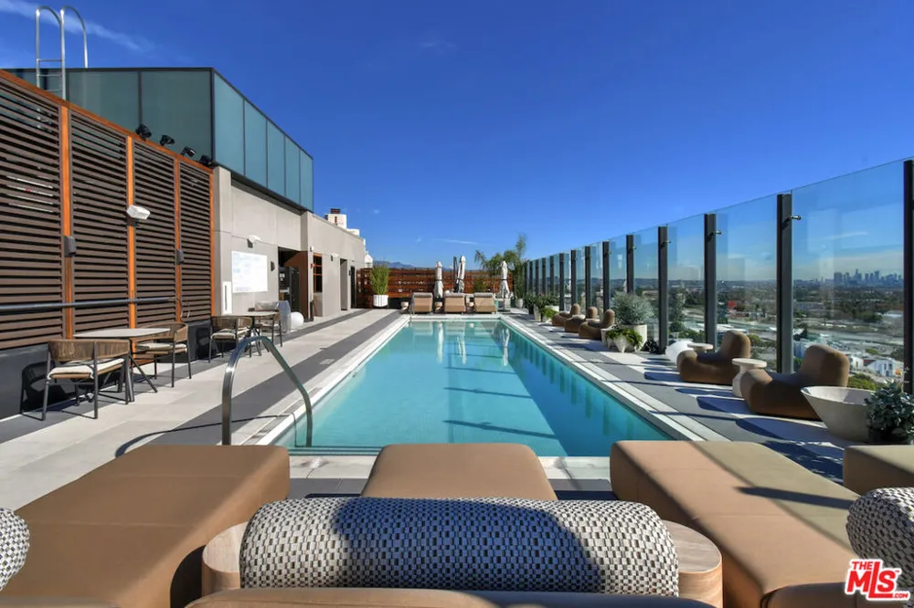 8420 Sunset Boulevard #403 West Hollywood, CA 90069