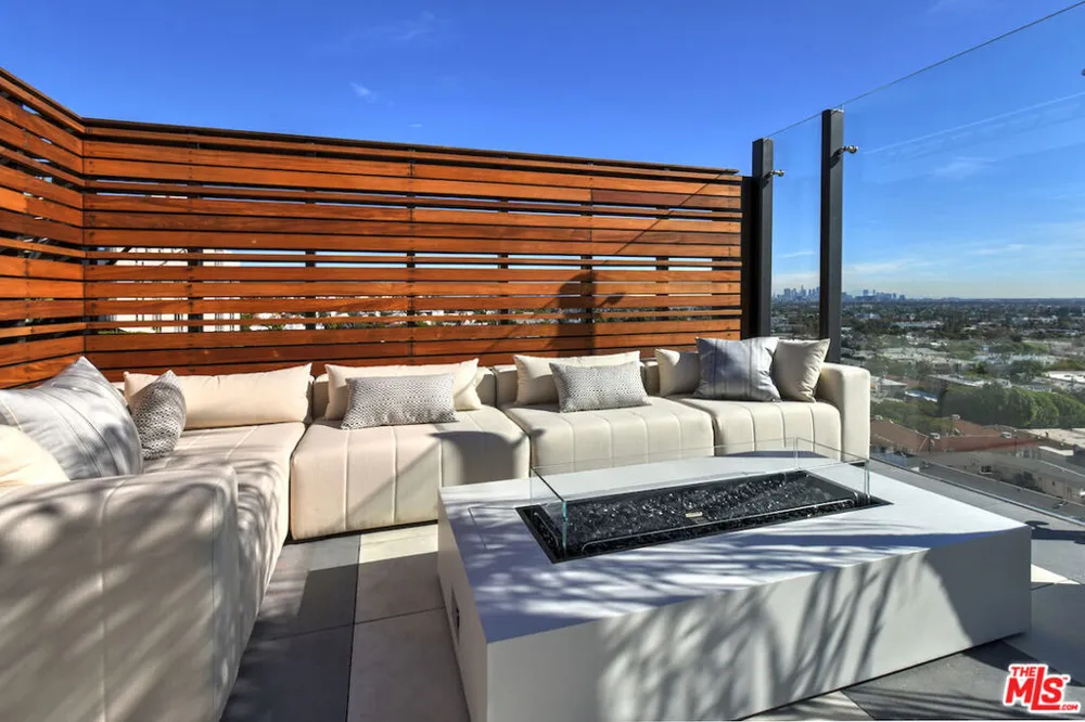 8420 Sunset Boulevard #403 West Hollywood, CA 90069