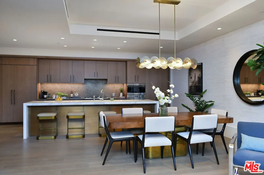 8420 Sunset Boulevard #403 West Hollywood, CA 90069