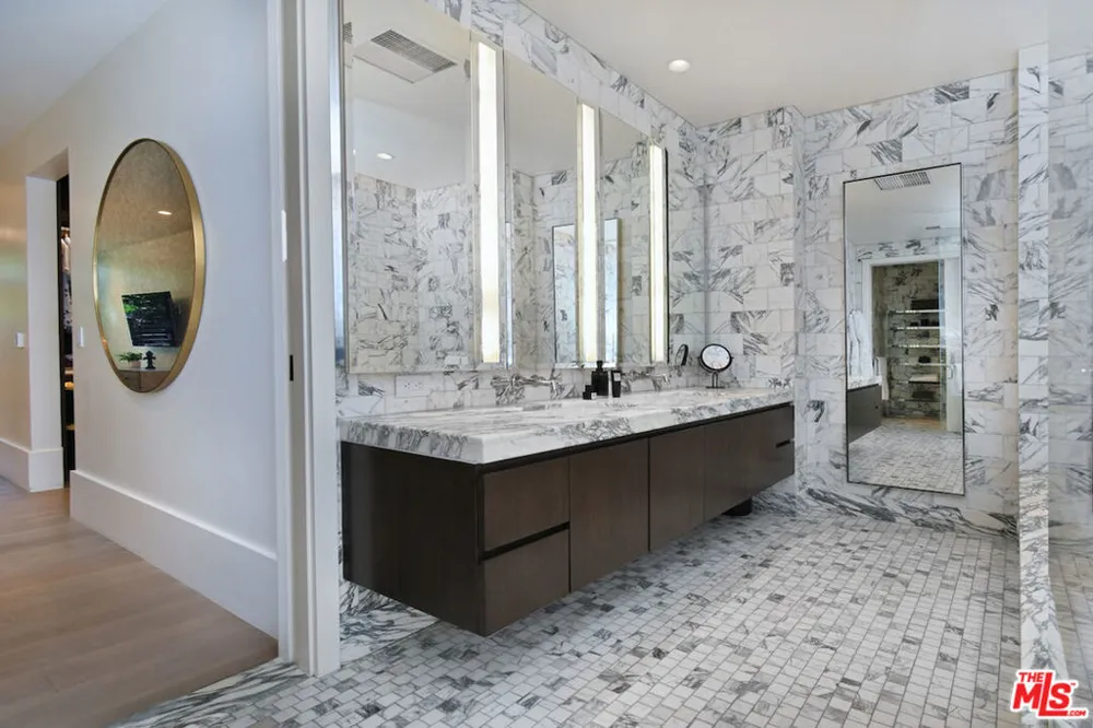 8420 Sunset Boulevard #403 West Hollywood, CA 90069