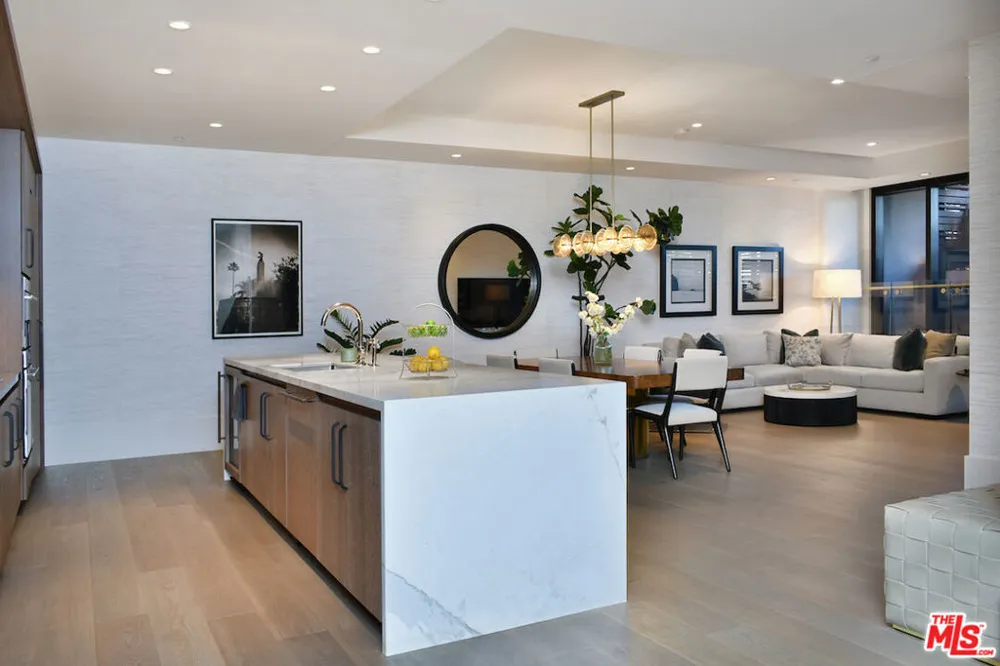 8420 Sunset Boulevard #403 West Hollywood, CA 90069