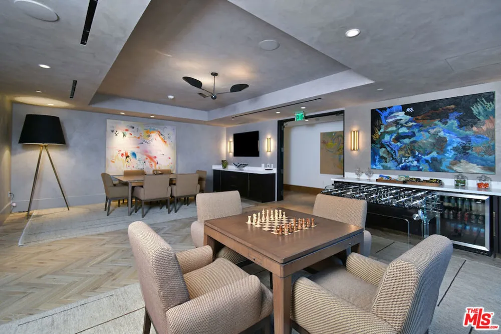 8420 Sunset Boulevard #403 West Hollywood, CA 90069