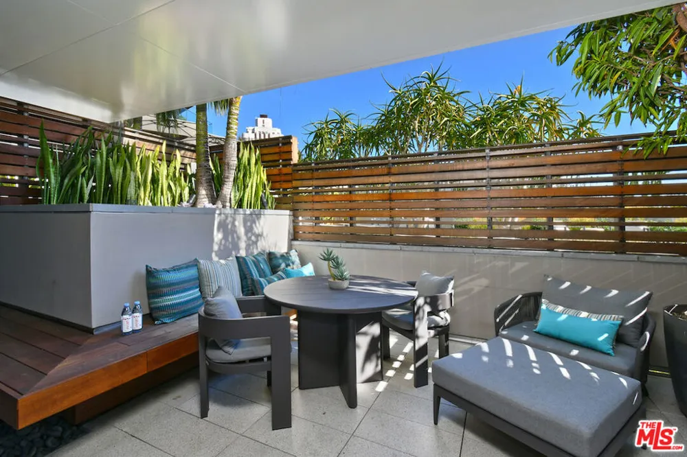 8420 Sunset Boulevard #403 West Hollywood, CA 90069